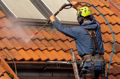 Démoussage et hydrofuge de toiture à Broque